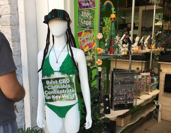 В Ки-Уэст (Key West) можно официально купить и курить марихуану